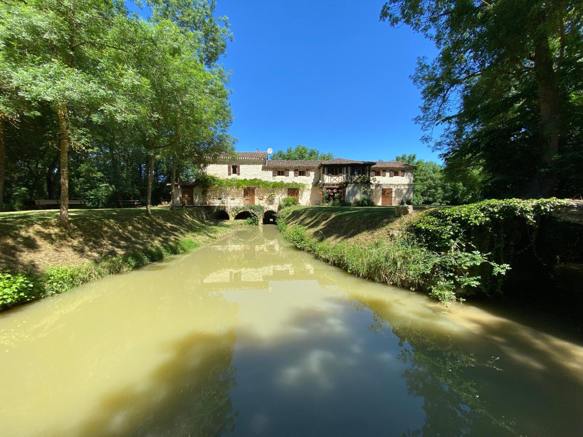 Gite Le Moulin Samsara Homps  Bagian luar foto